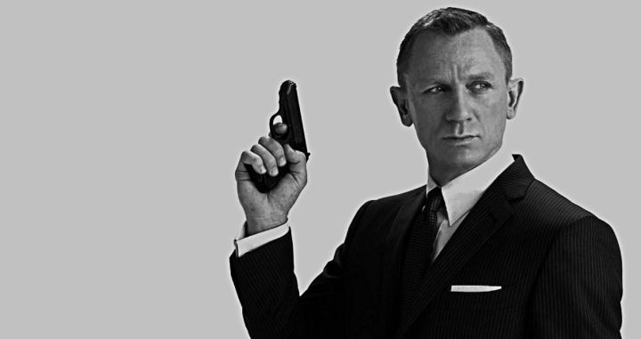 daniel-craig-james-bond-bw-e1417693457606